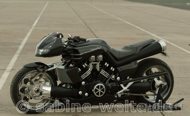 YamahaVMax_01.JPG